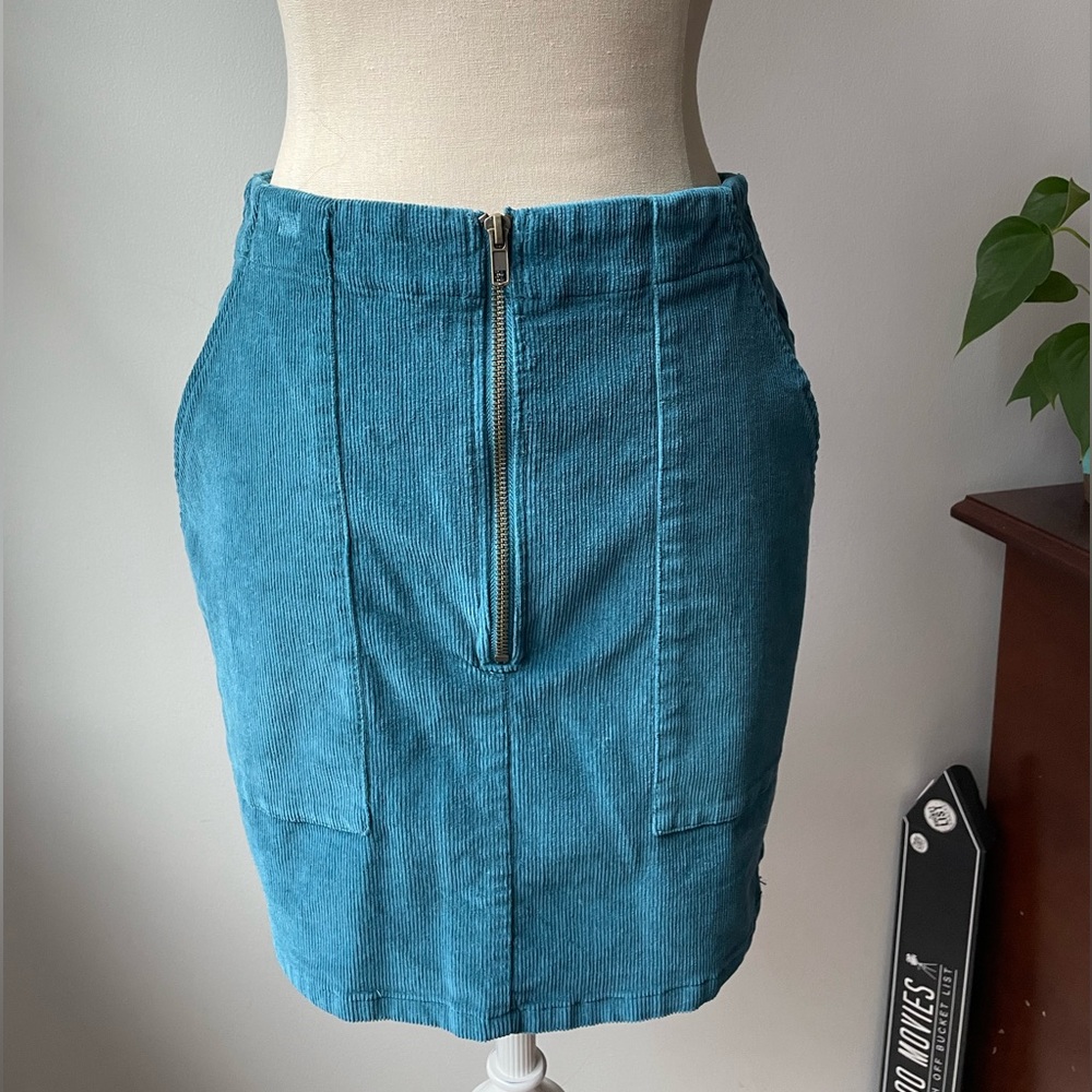 Wild Fable size 6 corduroy skirt, front zipper